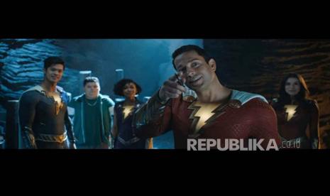 Foto adegan film Shazam!  Fury of the Gods. Film ini menyisipkan banyak momen super kocak yang amat menghibur.