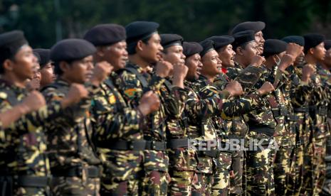 Anggota Banser mengikuti Apel Siaga GP Ansor