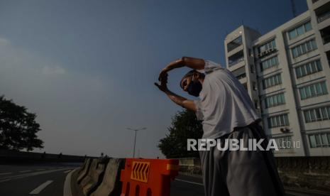 Dua lokasi Hari Bebas Kendaraan Bermotor (HBKB) di Jakarta Timur, Ahad (9/8) pagi, terpaksa ditiadakan sementara. Alasannya adalah adanya kasus Covid-19 di dua area di HBKB.