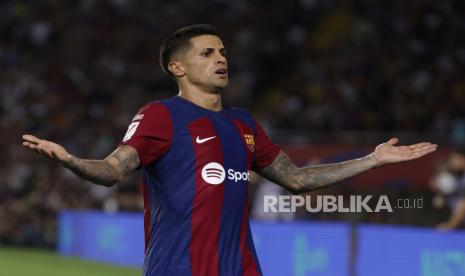 Bek sayap Barcelona, Joao Cancelo.