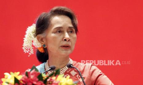  Penasihat Negara Myanmar Aung San Suu Kyi. Militer Myanmar Sebut Suu Kyi Dipindahkan ke Penahanan Tersendiri