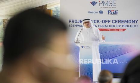   CEO Masdar Mohamed Jameel Al Ramahi menyampakan pidato pada Kamis (17/12). Al Ramahi mengatakan, PLTS Terapung Cirata di Waduk Cirata, Kecamatan Cipeundeuy, Kabupaten Bandung Barat, Jawa Barat merupakan proyek strategis bagi Masdar.