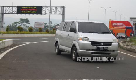 Larangan mudik yang dikeluarkan pemerintah tidak menyurutkan minat sejumlah orang untuk mengelabui petugas dan tetap nekat pulang ke kampung halaman.