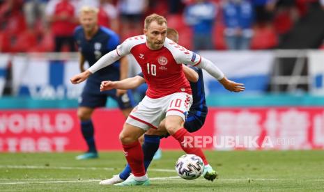 Aksi Gelandang timnas Denmark, Christian Eriksen pada laga kualifikasi Grup B Piala Eropa 2020 melawan Finlandia di Stadion Parken, Ahad (13/6) dini hari WIB.