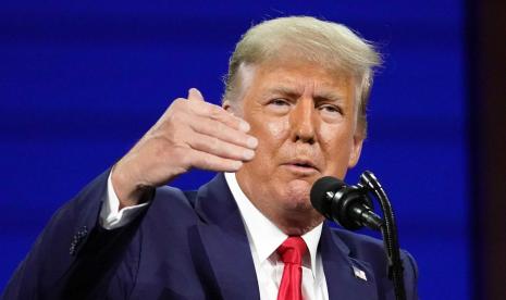 Begitulah cara mantan presiden AS Donald Trump membuka pidato publik pertamanya