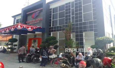 Kantor BPR Karya Remaja Indramayu. BPK RI juga memberikan rekomendasi agar Pemkab Indramayu segera menyelesaikan kasus korupsi Bank Perkreditan Rakyat Karya Remaja (BPR KR) Indramayu.