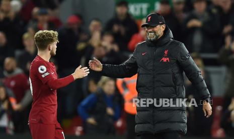  Manajer Liverpool Jurgen Klopp (kanan).