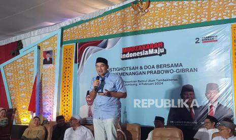 Mantan Menteri Perdagangan, Muhammad Lutfi menghadiri Mudzakarah Indonesia Maju berupa istighosah dan doa bersama untuk kemenangan Capres-Cawapres nomor urut 02, Prabowo Subianto-Gibran Rakabuming Raka di Ponpes Bahrul Ulum, Tambak Beras, Jombang, Ahad (4/2/2024).