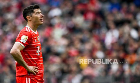 Penyerang Bayern Muenchen Robert Lewandowski. Barcelona dikabarkan mengincar Lewandowski tapi Muenchen berusaha mempertahankannya.