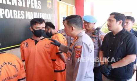 Polres Majalengka menangkap tiga orang pelaku penggelapan susu krimer kental manis dengan kemasan kaleng sebanyak satu truk kontainer. 