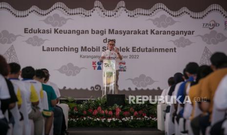 Ketua Dewan Komisioner OJK Mahendra Siregar. Otoritas Jasa Keuangan (OJK) optimis pertumbuhan kredit perbankan lebih tinggi dibandingkan tahun ini. Hal ini berdasarkan perhitungan proyeksi pertumbuhan fungsi intermediasi yang menggunakan pola 1,5 kali dari pertumbuhan domestik bruto. 