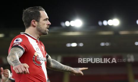 Danny Ings dari Southampton melakukan selebrasi setelah mencetak keunggulan 1-0 dalam pertandingan sepak bola Liga Utama Inggris antara Southampton dan Liverpool di Southampton, Inggris, 04 Januari 2021.