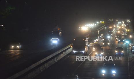 Volume sampah di rest area KM 57 jalan Tol Jakarta-Cikampek meningkat signifikan setiap momentum libur panjang seperti pada musim libur Natal 2024 dan Tahun Baru 2025.