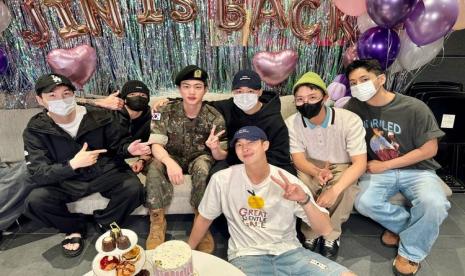 ARMY dari Argentina Hingga Indonesia Merayakan Pembebasan Militer Jin BTS Seperti Liburan