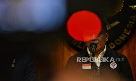 Menteri Pemuda dan Olahraga (Menpora) Zainudin Amali saat konferensi pers terkait perkembangan Liga 1 di Menko Polhukam, Jakarta, Senin (5/12/2022).