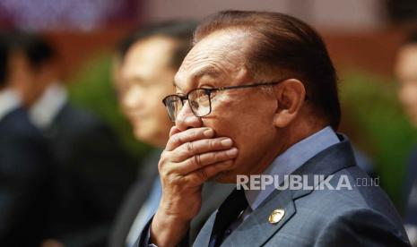 Perdana Menteri Malaysia Anwar Ibrahim bertekad menghimpun dana sebesar 100 juta ringgit atau setara Rp332,28 miliar untuk disalurkan sebagai bantuan kemanusiaan kepada masyarakat Palestina di Gaza.