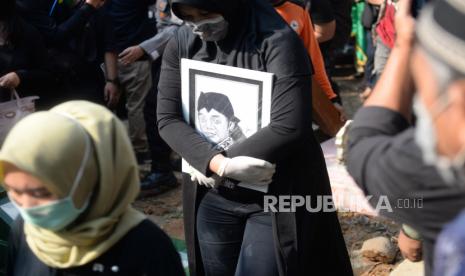 Didi Kempot Masih Jadi Duta K3 Jakarta. Prosesi pemakaman penyanyi campur sari Didi Kempot di TPU Jatisari, Kendal, Ngawi, Jawa Timur, Selasa (5/5). Didi Kempot meninggal di RS Kasih Ibu, Solo dan jenazah dimakamkan di TPU Jatisari, Mejasem, Ngawi