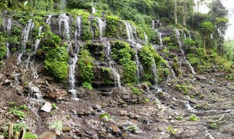 Air Terjun Penumpahan, Surga Baru di Pagar Alam?.