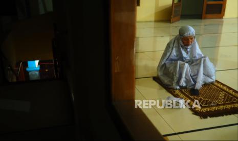 Sekjen MUI: Tahun Baru Cukup di Rumah untuk Merenung