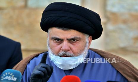 Ulama Syiah berpengaruh Muqtada al-Sadr mundur dari aktivitas politik. Hal ini memicu bentrokan hebat di Irak