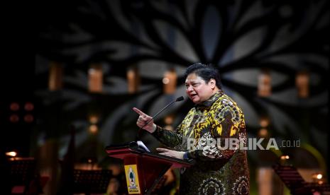 Menteri Koordinator Bidang Perekonomian Airlangga Hartarto. Ia saat mengunjungi Kawasan Ekonomi Khusus (KEK) Kura-kura Bali berharap agar proyek tersebut mampu mendatangkan investasi mencapai Rp 104 triliun.