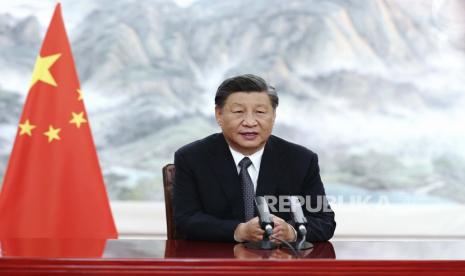 Dalam foto yang dirilis oleh Kantor Berita Xinhua, Presiden China Xi Jinping menyampaikan pidato utama dalam format virtual untuk upacara pembukaan Forum Bisnis BRICS pada Rabu, 22 Juni 2022. 