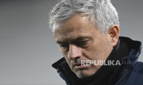 Reaksi manajer Tottenham Jose Mourinho selama pertandingan sepak bola Liga Premier Inggris antara Fulham v Tottenham Hotspur di stadion Craven Cottage di London, Kamis, 4 Maret 2021. 