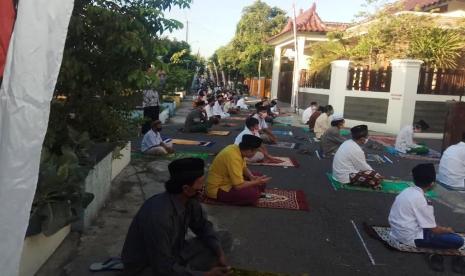  Gibran Larang Kecamatan Zona Merah dan Oranye di Solo Gelar Salat Idul Fitri