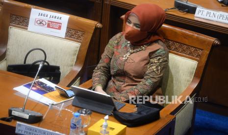 Direktur Utama Pertamina Nicke Widyawati. Kepada DPR, Nicke menjelaskan penyebab turunnya produksi Blok Mahakam.