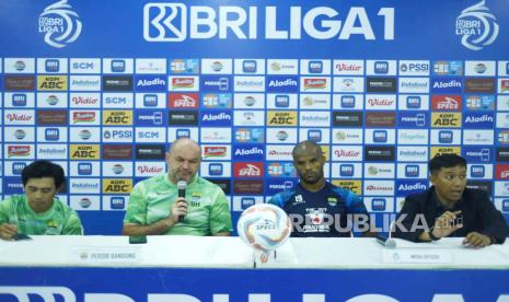  Prematch Conference jelang laga Persib vs PSS Sleman di Stadion GBLA Bandung, Jumat (27/10/2023). Hadir sebagai narasumber Coach Bojan Hodak dan striker Persib David Da Silva