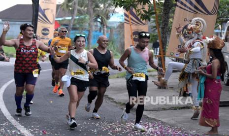 Lari maraton (Ilustrasi). Seorang mahasiswa di India meninggal dunia satu jam setelah menyelesakan lari maraton.