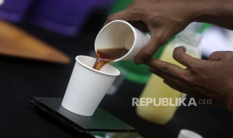 Hingga kini gerai kopi di Bali masih banyak di buka hingga di sudut kota.