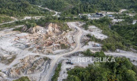 Foto udara lokasi pompa angguk dan Stasiun Pengumpul Juwata di Juata Kelikir, Tarakan, Kalimantan Utara, Kamis (20/10/2022). PT Pertamina Hulu Indonesia Regional 3 Zona 10 Tarakan Field saat ini mampu memproduksi minyak 1.920 barrel per hari (BPOD) dan mampu memproduksi gas mencapai 2,2 juta kaki kubik per hari (MMscfd) diharapkan mampu memenuhi target SKK Migas untuk produksi minyak 1 juta barrel per hari pada tahun 2030. 