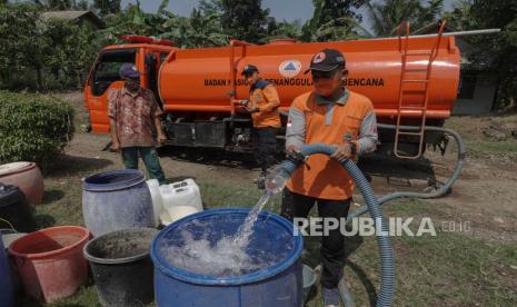 BPBD Probolinggo Salurkan Bantuan Air Bersih ke Desa (ilustrasi).