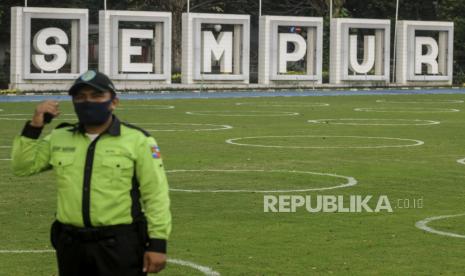 Taman Sempur, Kota Bogor, Jawa Barat. Selain Taman Sempur, Taman Heulang, Taman Corat Coret, Taman Kencana, dan lainnya tersedia untuk dijadikan lokasi rapat.