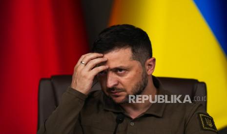 Presiden Ukraina Volodymyr Zelenskyy. Nama Zelenskyy masuk dalam daftar buron Rusia.