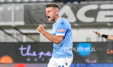 Sergej Milinkovic-Savic dari Lazio.