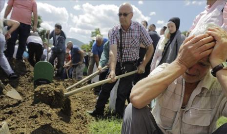 Jasad 45 orang yang dibunuh oleh teroris Daesh/ISIS ditemukan di makam di Kota Dawood al-Alouka - Anadolu Agency