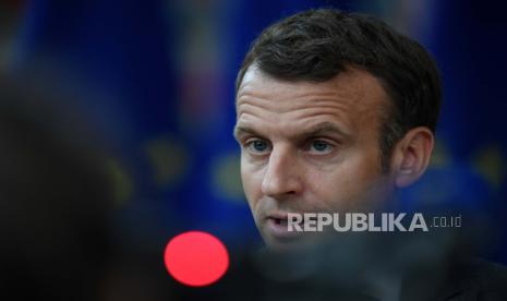  Presiden Prancis Emmanuel Macron berbicara kepada wartawan.