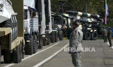 Parade militer Iran (ilustrasi). Iran mengancam melakukan serangan lebih besar 