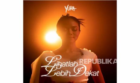 Yura Yunita membuat ulang salah satu lagu Petualangan Sherina bertajuk Lihatlah Lebih Dekat. Rabu (14/06/2023)