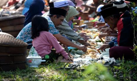 Cara Menahan Diri Agar tidak Makan Berlebihan Saat Lebaran