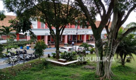 Halaman Lembaga Pemasyarakatan (Lapas) Sukamiskin, Kota Bandung. 