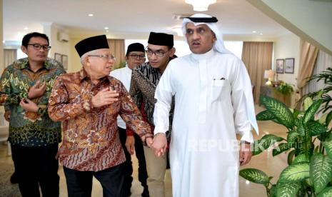 Wakil Presiden KH Maruf Amin saat bertemu dengan Duta Besar Arab Saudi untuk Indonesia, Faisal bin Abdullah Al-Amudi di Kediaman Dubes Arab Saudi, Jl. Teuku Umar No. 36, Jakarta Pusat, Selasa (6/6/2023). 