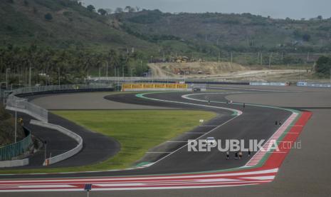 Sirkuit Pertamina Mandalika. Jelang perhelatan MotoGP, Sirkuit Pertamina Mandalika akan direnovasi.