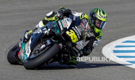 Pembalap MotoGP Inggris Cal Crutchlow, LCR Honda CASTROL, mengambil tikungan selama sesi pelatihan gratis untuk Grand Prix sepeda motor Andalusia yang diadakan di sirkuit Jerez-Angel Nieto di Jerez de la Frontera, Spanyol, 24 Juli 2020. Grand Prix Andalusia akan akan diadakan 26 Juli 2020 mendatang.