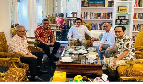 Ketua Umum PKB, Abdul Muhaimin Iskandar ditemui Sekretaris Jenderal PDIP, Hasto Kristiyanto pada Jumat (2/6/2023). Pertemuan terjadi sebelum PDIP menerima kunjungan PAN. 