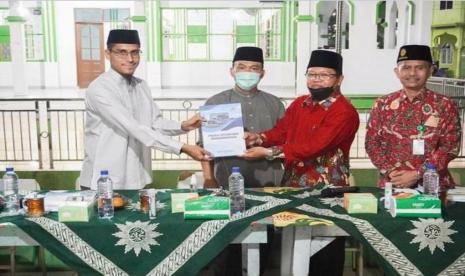 Jajaran Mudir Ponpes Muhammadiyah Kuala Madu Baru Resmi Terima SK - Suara Muhammadiyah