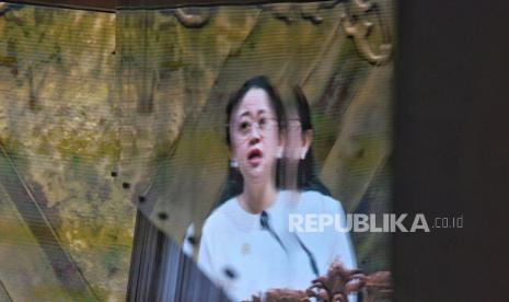 Ketua DPR RI Puan Maharani menyampaikan pidato saat Rapat Paripurna DPR RI Ke-12 Penutupan Masa Persidangan III Tahun Sidang 2023-2024 di kompleks Parlemen, Senayan, Jakarta, Selasa (6/2/2024). 