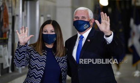 Wakil Presiden Amerika Serikat (AS), Mike Pence, berencana tetap menjalankan kampanye menjelang pemungutan suara pada November. Padahal, dia berkontak erat dengan seorang pembantu utama yang dinyatakan positif terkena virus corona.